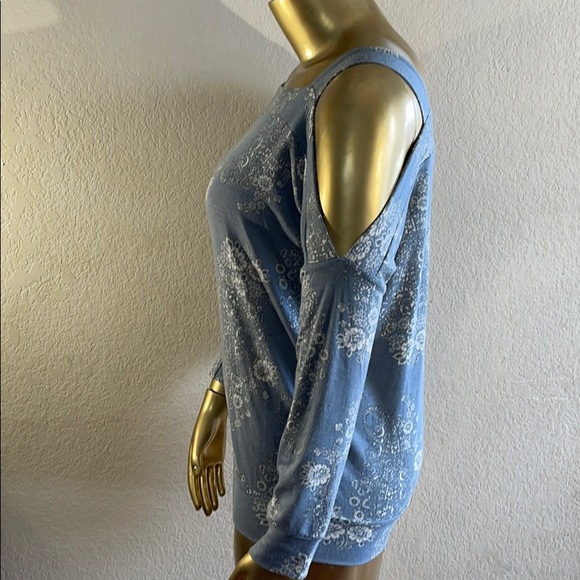 Shirt - Picture 2 of 4